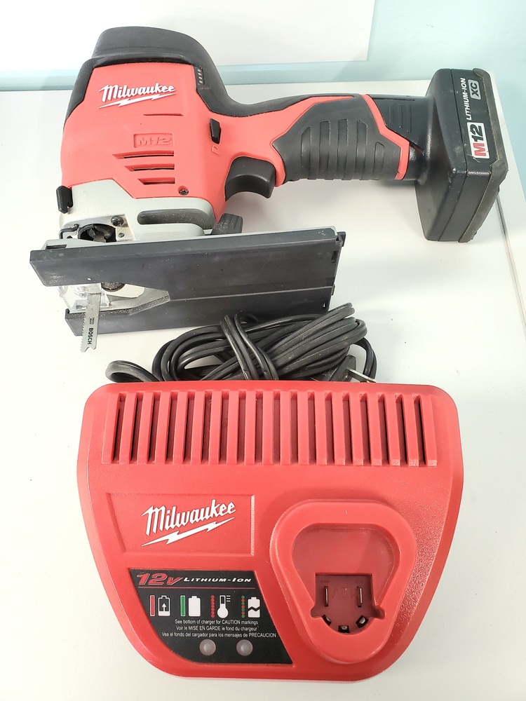 MILWAUKEE 244520 Jigsaw with battery and charger Sterling & Knight