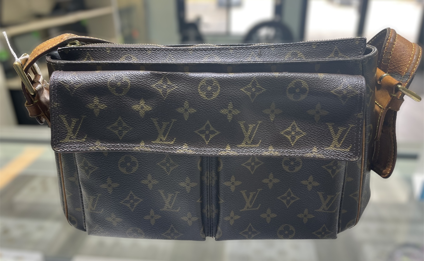 Authentic Louis Vuitton Monogram Viva Cite GM Shoulder Bag M51163 LV 5013B