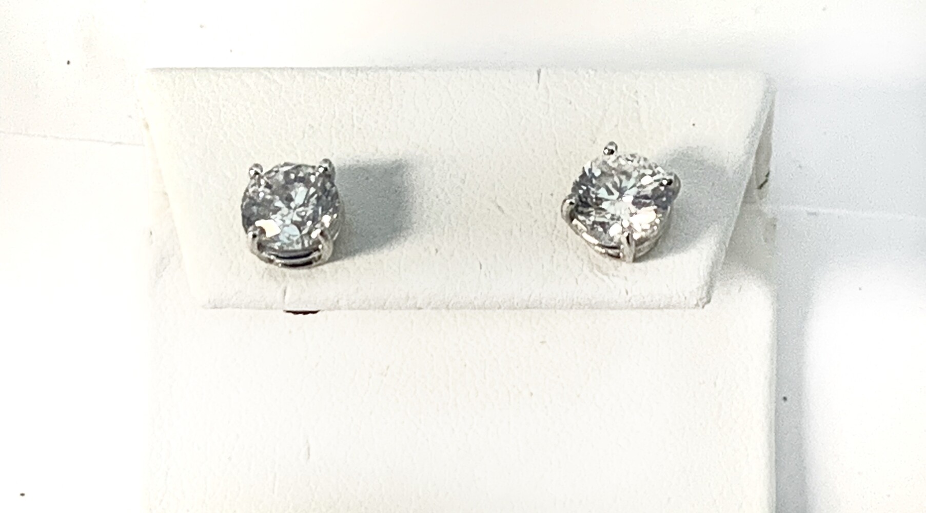  2.00ct tw Diamond Stud Earrings with 14kt WG screw backs