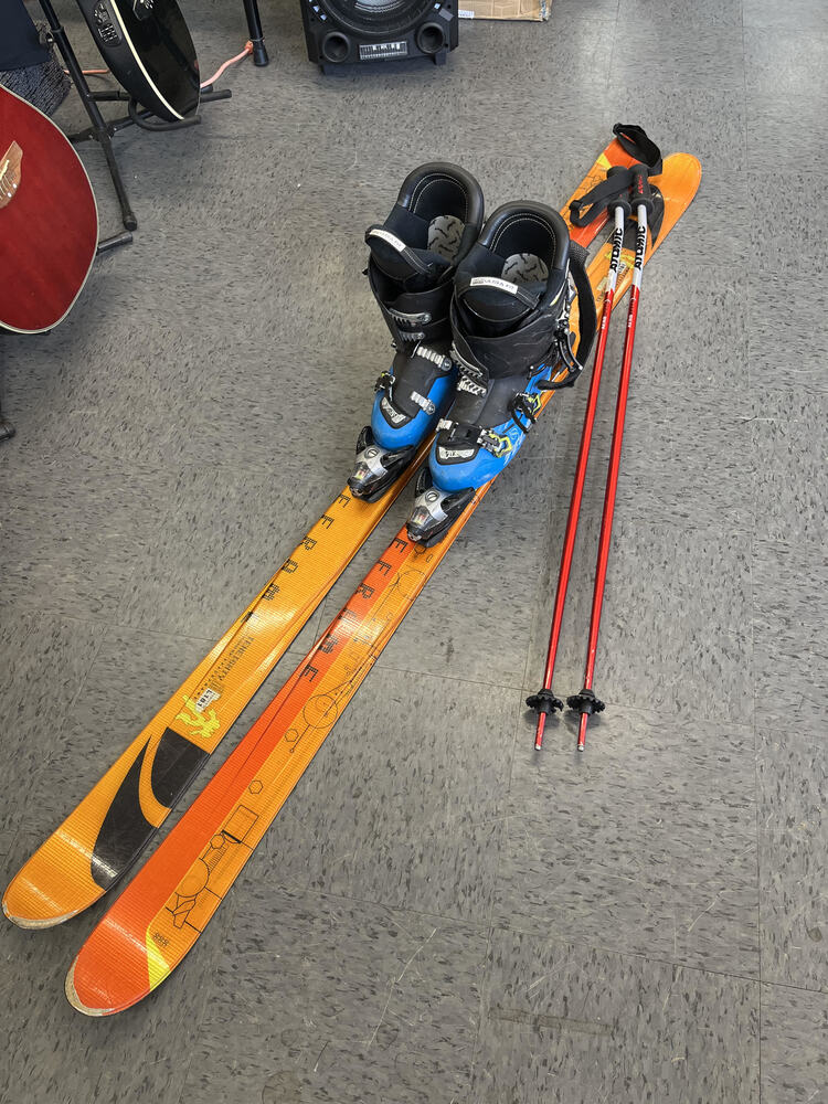 Arabisch arm gat Rossignol Salomon skis Spaceframe w/ boots and poles | Sterling & Knight  Jewelry & Pawn
