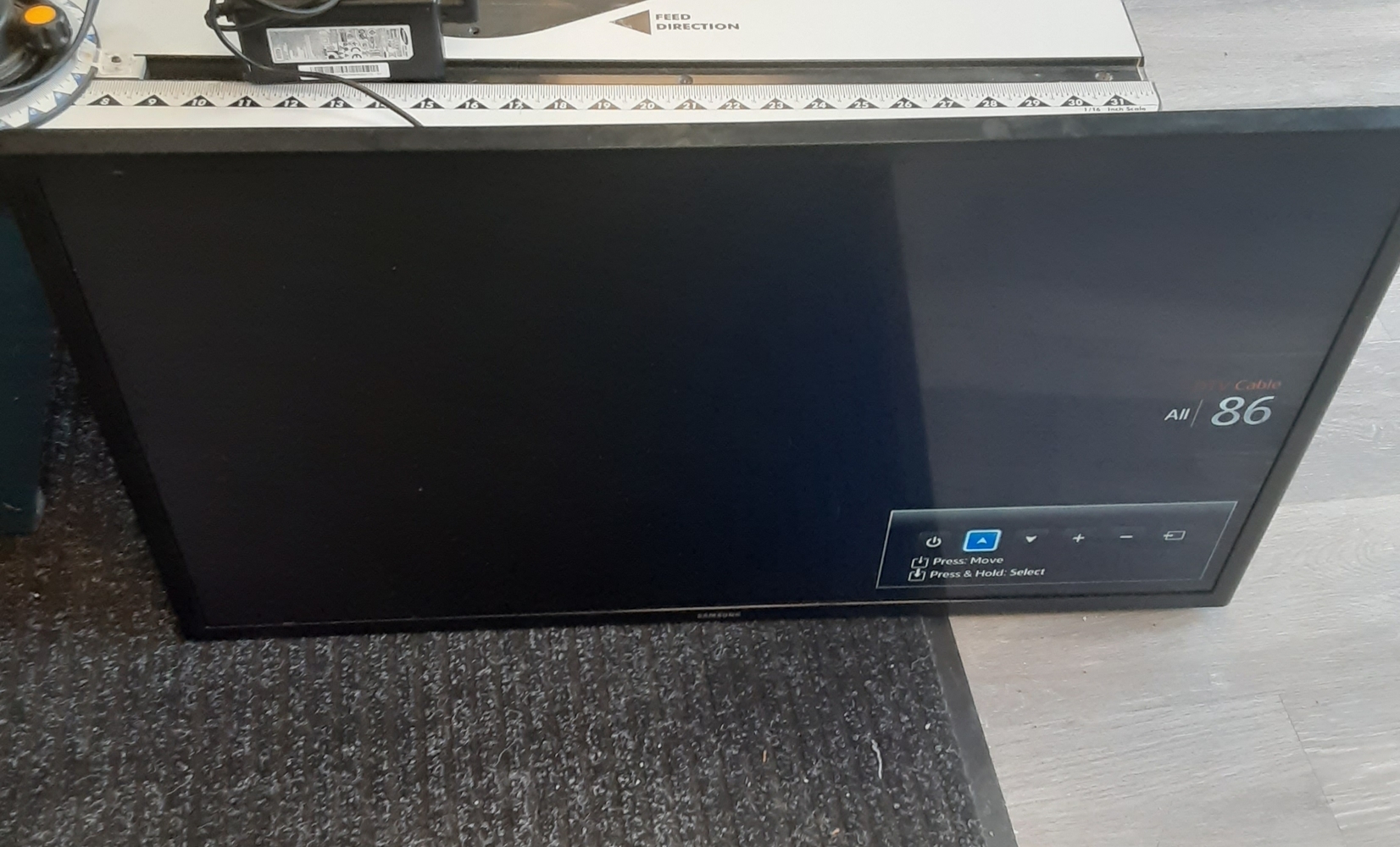 Samsung 32 inch Smart TV un32j5205af- PRE-OWNED NO STAND OR REMOTE 