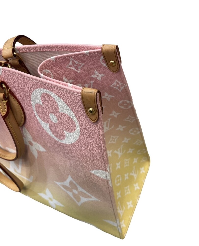 Louis Vuitton Pink Monogram Giant By The Pool Onthego GM Leather