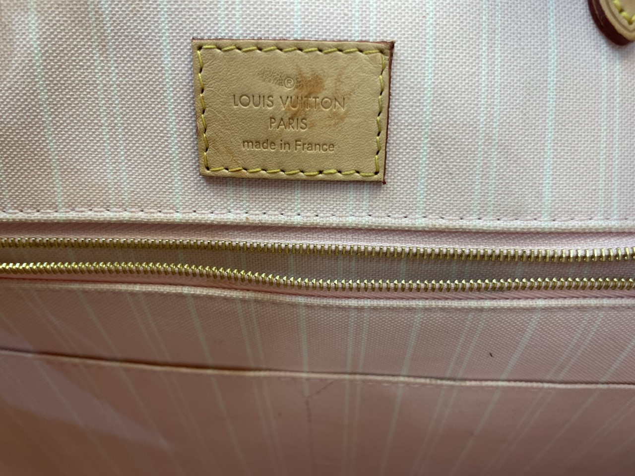 LOUIS VUITTON  Pool Onthego GM Monogram Shoulder Bag Pink