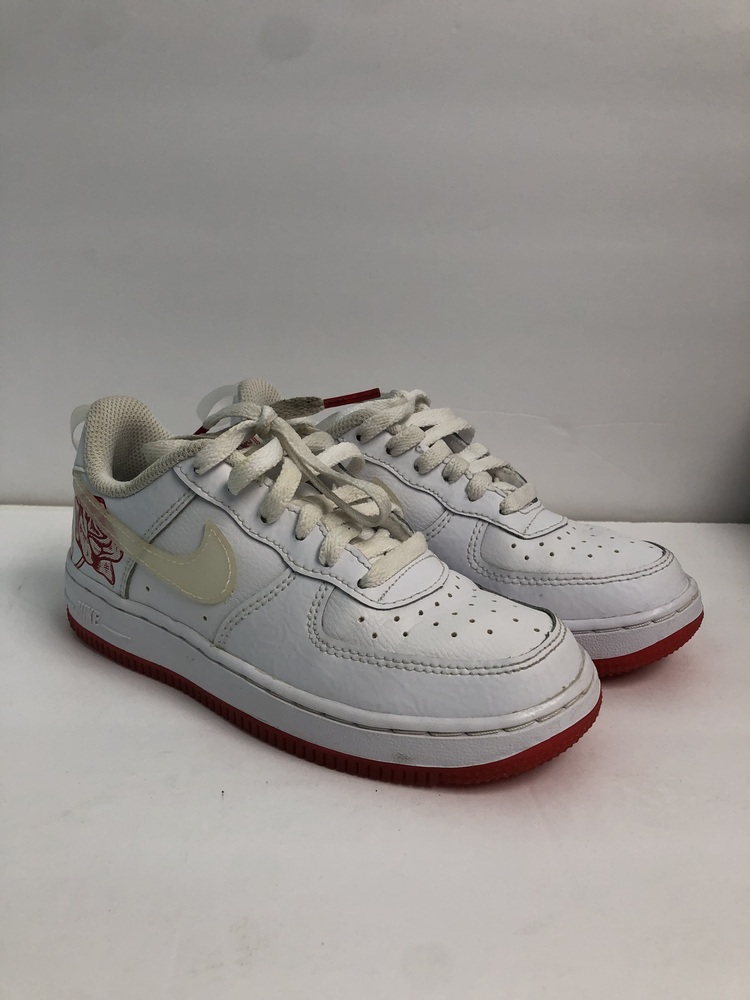 NIKE FORCE 1 LV8 12C NIKE WITH FLOWER PRINT IN BOX
