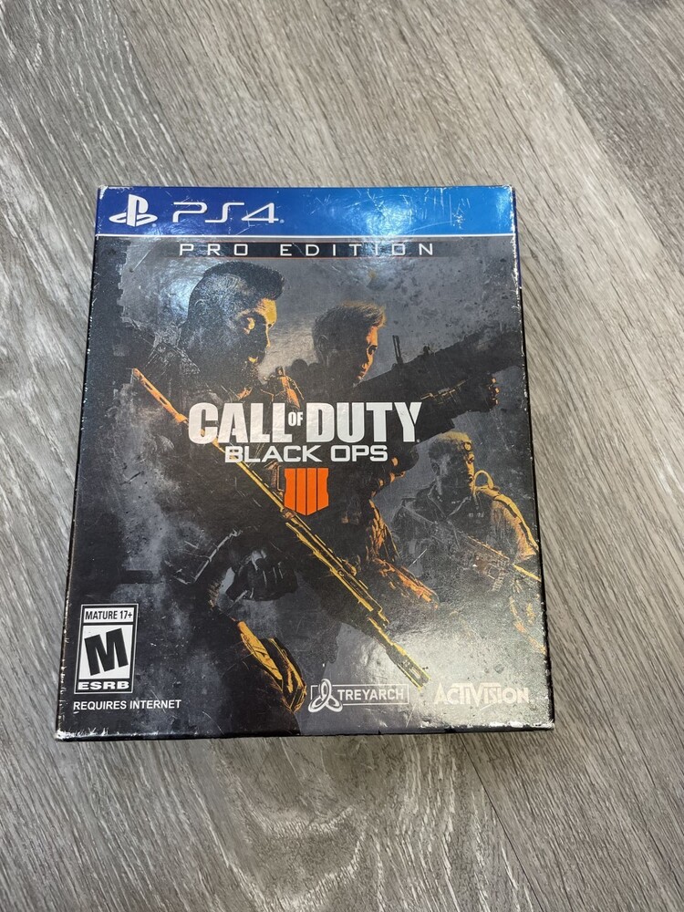 Ps4 call of duty black opps pro edition (Comes with everything pictured) 