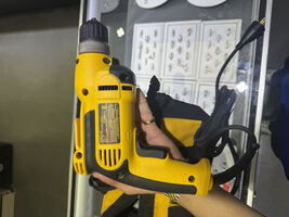 Dewalt DWD110 3/8" (10 mm) Keyless Chuck Drill (LIGHTLY USED)