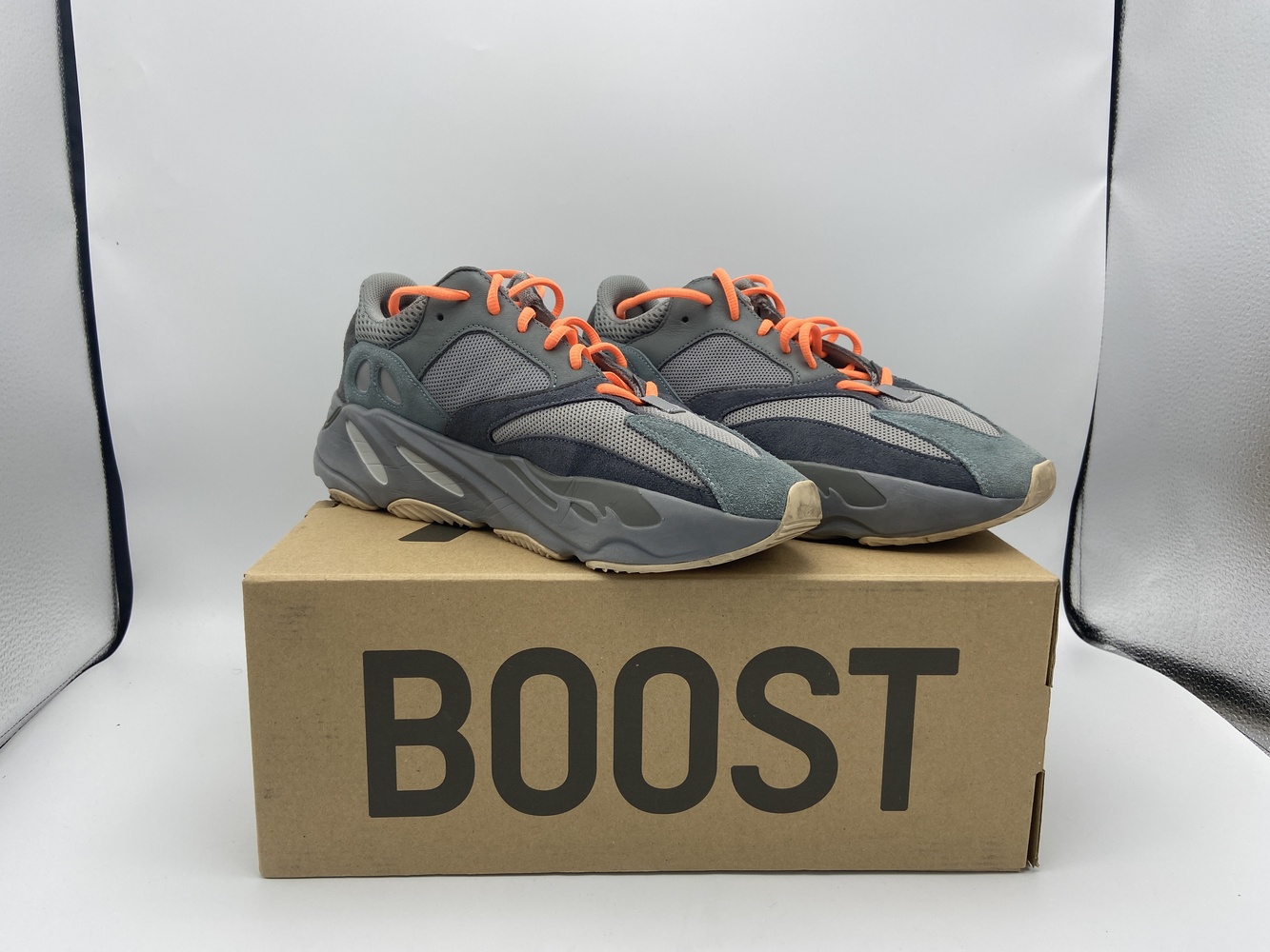 Adidas Yeezy Boost 700 Inertia Size 11.5