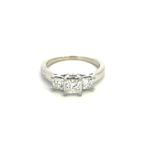 18kt White Gold 1.00ct tw Princess Cut Diamond 3 Stone Ring 