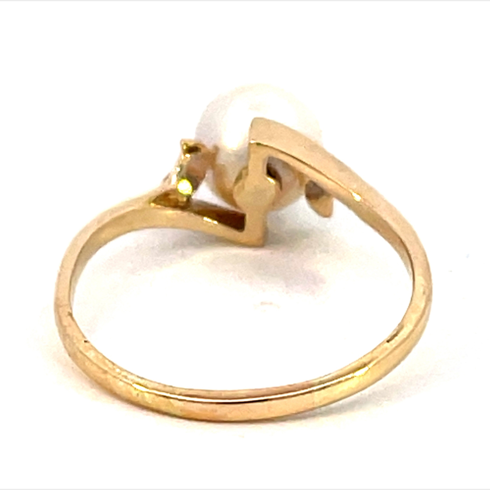  14kt Yellow Gold Pearl Ring