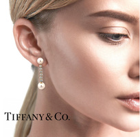  18kt Yellow Gold Tiffany & Co Earrings With 1.00ct tw Diamond & Pearls 