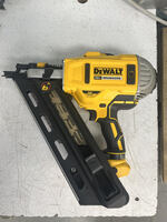 DEWALT 20V MAX Cordless 30 deg Nailer 20 V (Body only)