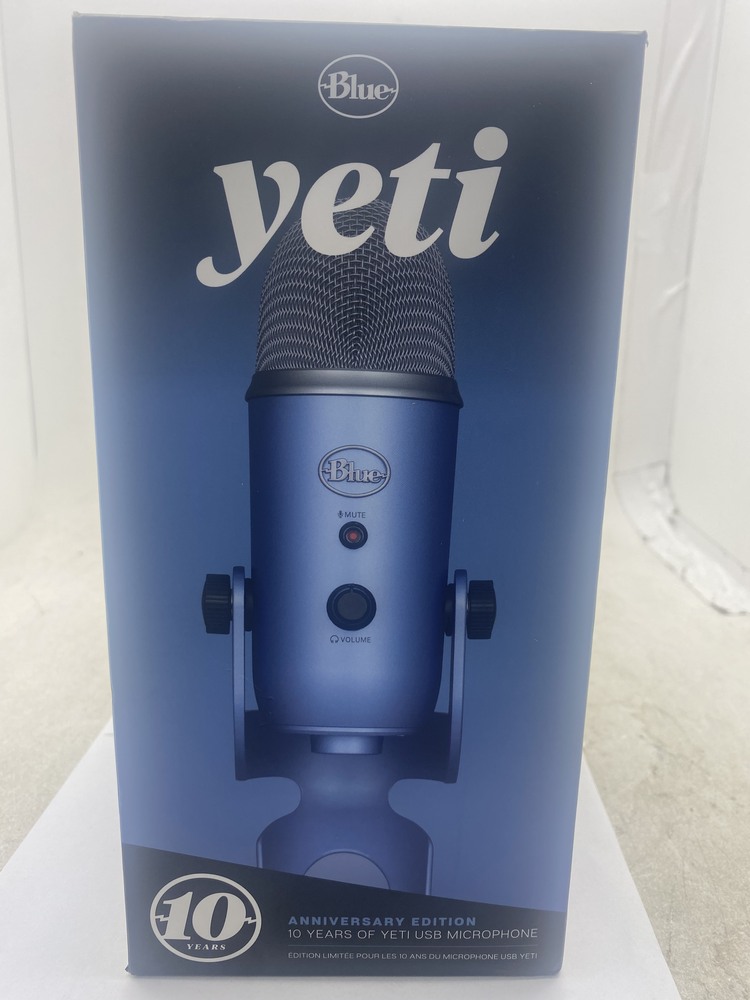 Blue Microphones Yeti Multi-pattern USB Condenser Microphone - Silver