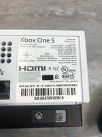 XBOX ONE S / #1681/WHITE CONSOLE W/1 CONTROL/ USED/500GB