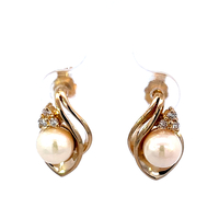 14kt Yellow Gold .06ct tw Diamond & Pearl Earrings