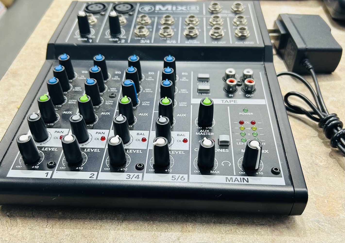 Mackie Compact Mix8 8-Channel Mixer