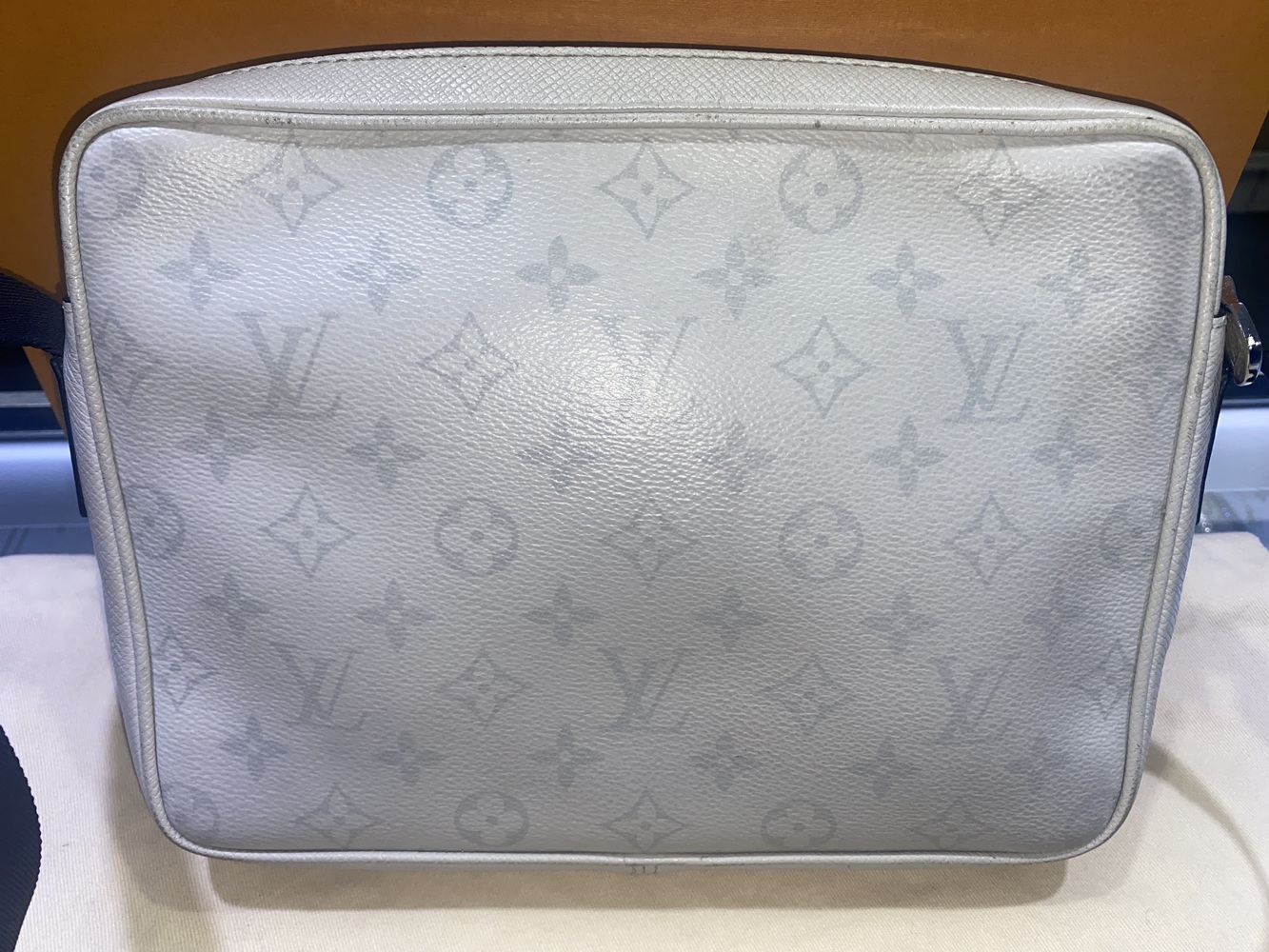 Louis Vuitton Taigarama Outdoor Messenger Bag White Leather (SEE