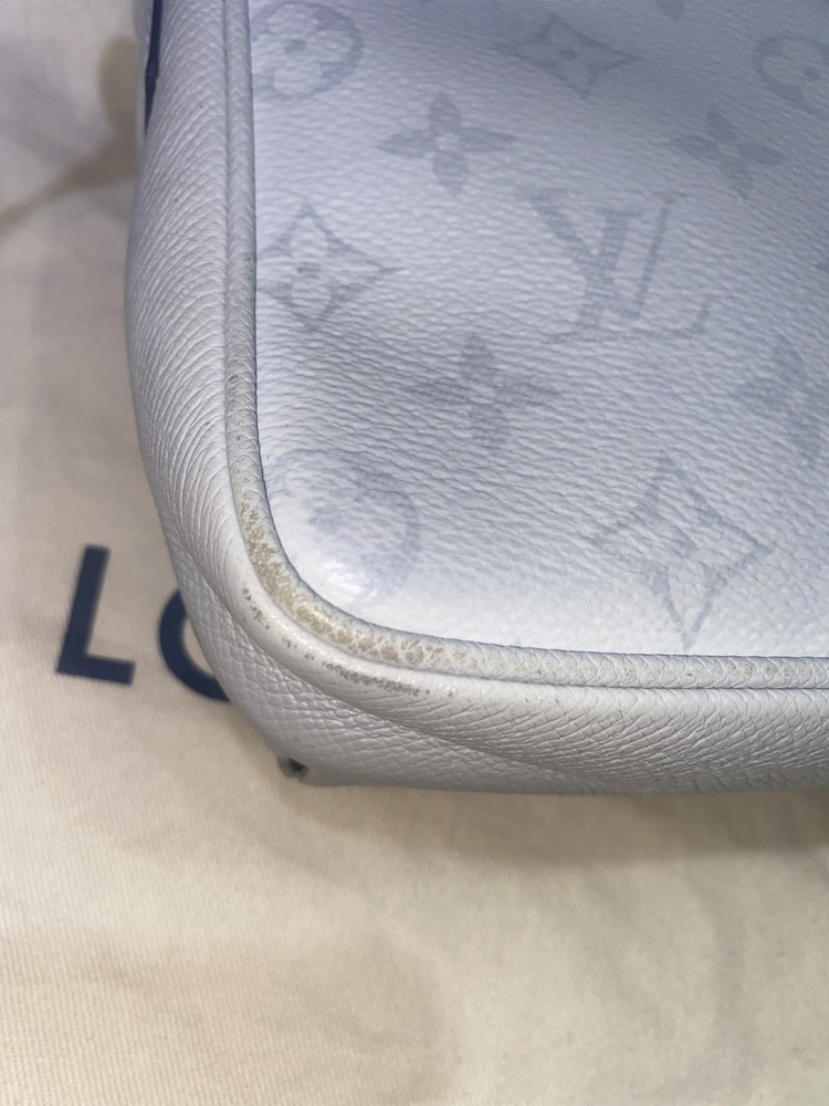 Louis Vuitton Taigarama Outdoor Messenger Bag White Leather (SEE