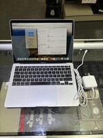 Apple MacBook Air 13 in (2020) / A2337 (M1, 8 GB Ram, 256 GB) / 252 Cycles 