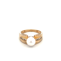  14kt Yellow Gold .10ct tw Diamond & Pearl Ring