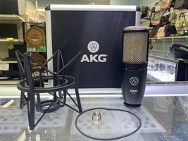 AKG P220 High-Performance Large Diaphragm True Condenser Microphone W/ Case