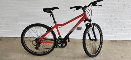 Giant Boulder Mountain Bike 21 Speed