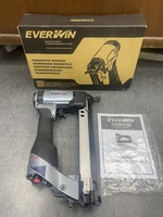 Evervvin SN41S5 INDUSTRIAL 40mm (1-9/16") 17 GA. Medium Crown Stapler