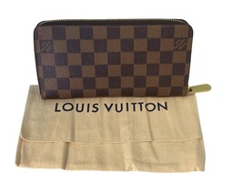 Louis Vuitton Zippy Wallet