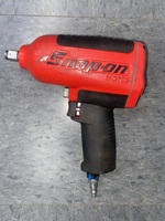 Snap-On MG725A 1/2" Drive Heavy-Duty Air Impact Wrench (Red)