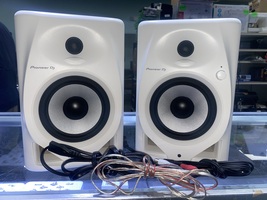 Pioneer DJ DM-50D-W 5" Desktop Monitor System, White