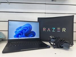 Razer Blade Stealth 13” (2020) _ RZ09-0327 i7, 2TB SSD, 16gb RAM, GPU RTX 1650 