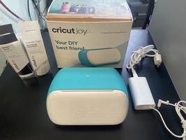 Cricut Joy Ultra-Compact Smart Cutting Machine