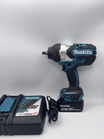 Makita 18V LXT Brushless cordless High Torque 1/2” Impact Wrench With Charger 