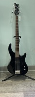 Dean  Edge 5 - String Bass Guitar Black