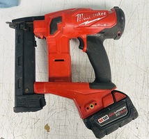Milwaukee 2749-20 M18 FUEL 18V 18-Gauge 1/4" Narrow Crown Stapler w/ Battery