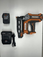 RIDGID R09892 18V 16 GA 2-1/2" STRAIGHT FINISH NAILER w/Battery & Charger