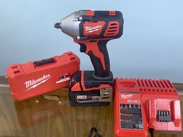 Milwaukee  M18  3/8 in. Impact Wrench W/ Battery and Charger (2658-20)