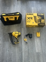 20-Volt Max 16-Gauge Cordless Angled Finish Nailer Kit DCN660D1