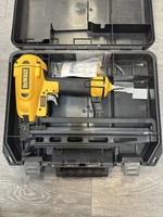 Dewalt D51256 2 1/2" 16 GAUGE FINISH NAILER IN CASE 