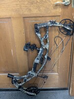 Hoyt RX7 70lb Right Handed Compound Bow