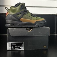 Nike winterized spizike (Legion green)(GS) sz.5y