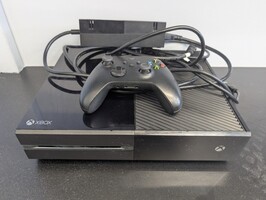 Xbox One With Original Controller & Power Bank