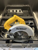Dewalt circular saw in case dw359