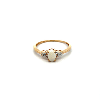 10kt Yellow Gold Opal Ring