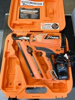 Paslode CF325XP Framing Gun - Battery and Charger