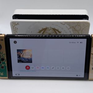 Legend of Zelda Special Edition Nintendo Switch Oled in Box With Extra