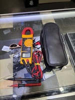 Fluke 322 Clamp Meter with leads