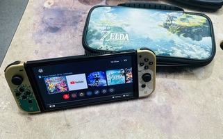 Nintendo Switch OLED HEG-001 The Legend of Zelda: Tears of the Kingdom Edition