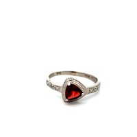 10kt White Gold Garnet Ring