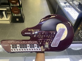 Suzuki, 49-Key Digital Sound Guitar (QC1)
