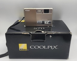 Nikon Coolpix S70 12.1MP Digital Camera in Box
